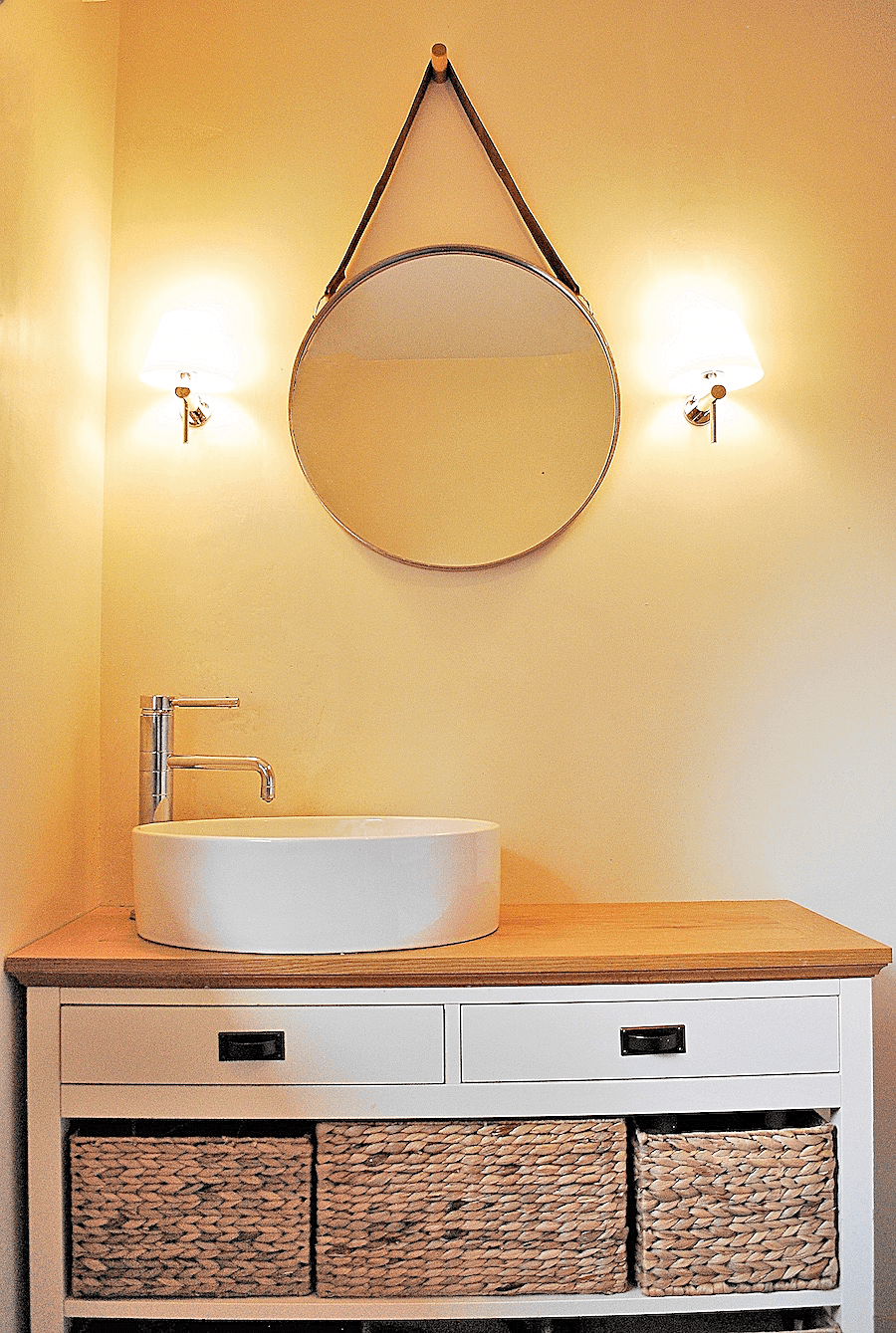 Pebble Bathroom detail 2